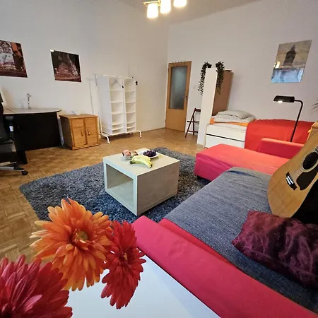 Big Spacious Family House Soustalova Street By Hifiklubbrno Apartman