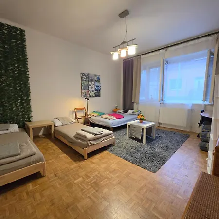Big Spacious Family House Soustalova Street By Hifiklubbrno 아파트 *